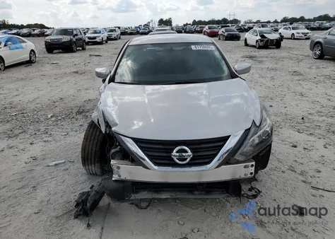 2016 Nissan Altima 2.5 z USA, uszkodzony, nr VIN 1N4AL3AP1GC285525